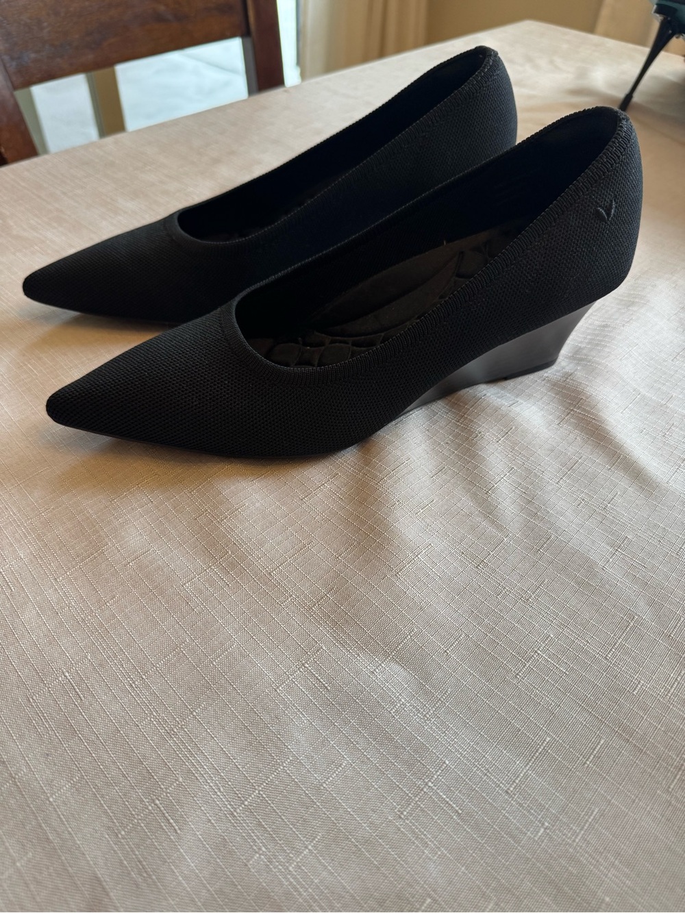 Vivaia Black Pointed Wedge Pumps - Women's